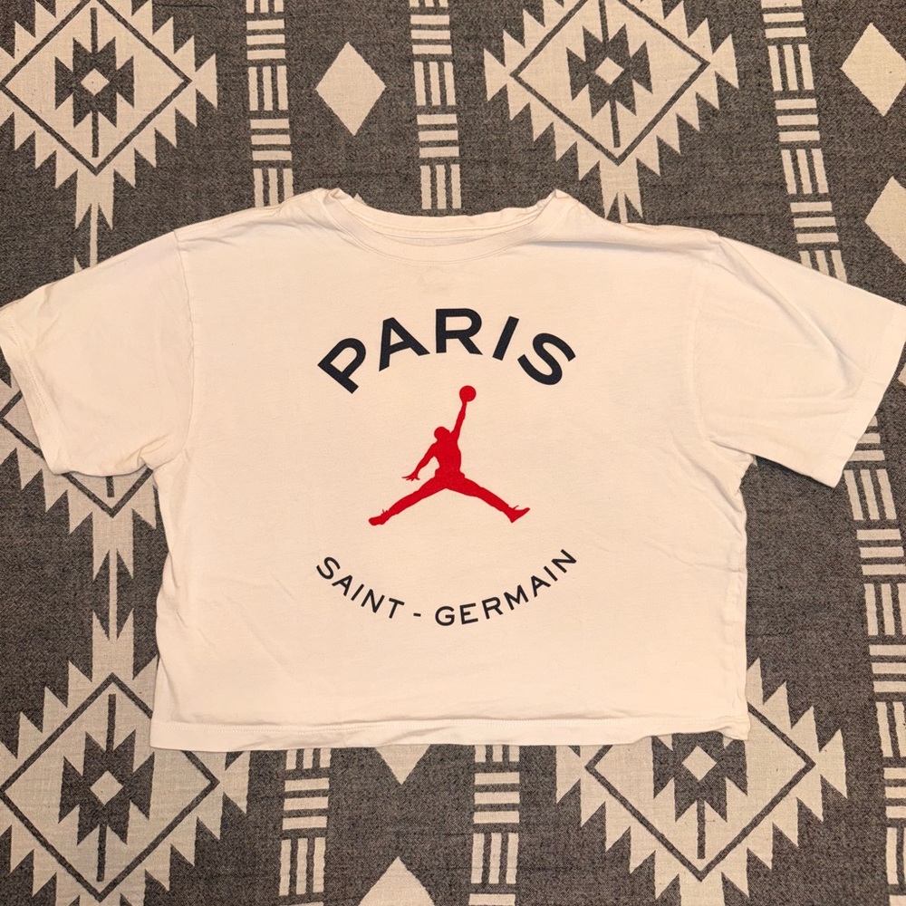Nike Air Jordan White and Red Short Sleeve Tee - Medium